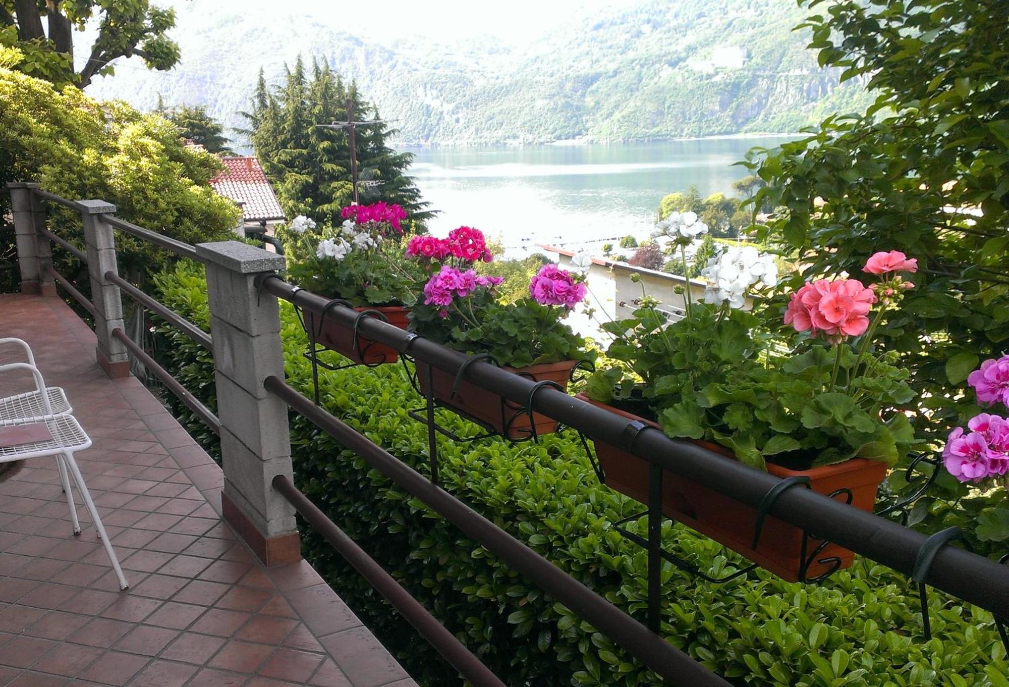 Lake And Guzzi View - Holiday Home 만델로델라리오 외부 사진