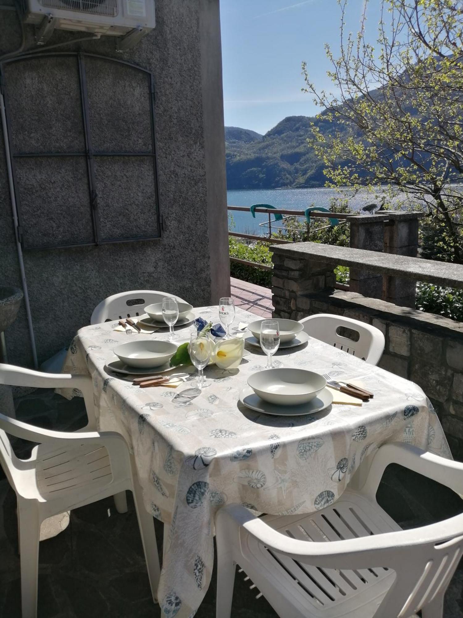 Lake And Guzzi View - Holiday Home 만델로델라리오 외부 사진